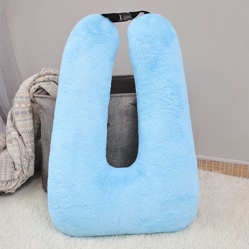 A sleep aid perfect for long journeys: Children's travel pillow