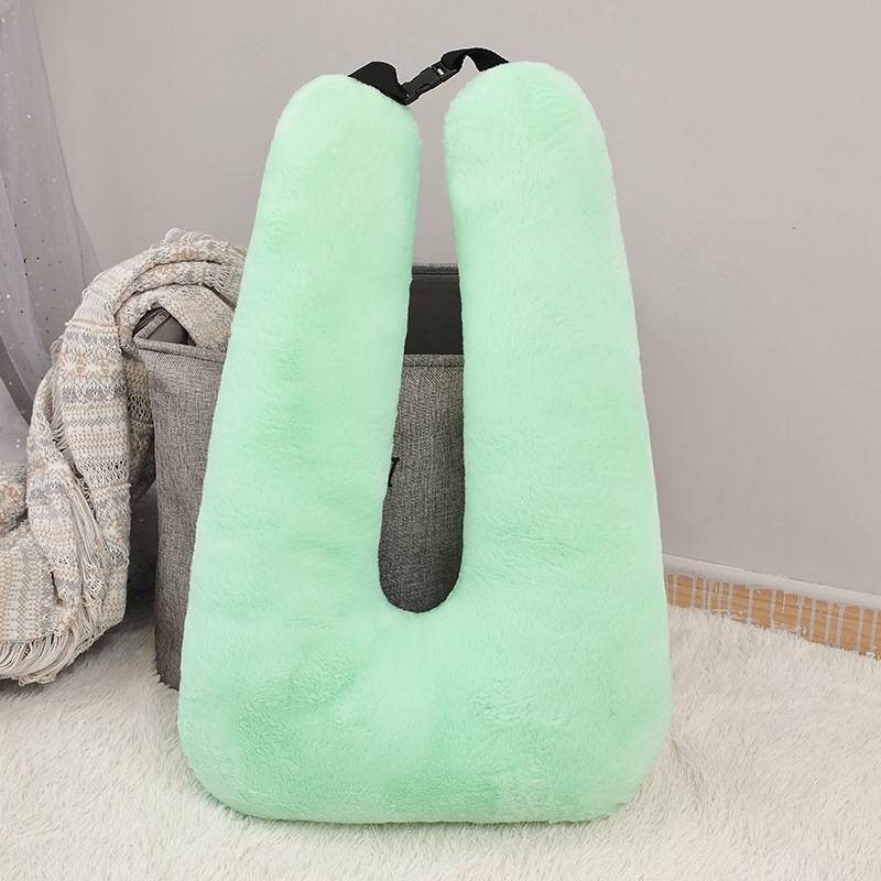 A sleep aid perfect for long journeys: Children's travel pillow